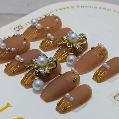 Pearls with Gold- Press on Nails